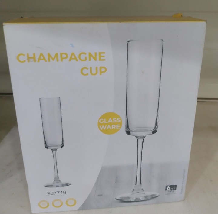CHAMPAGNE GLASSES
