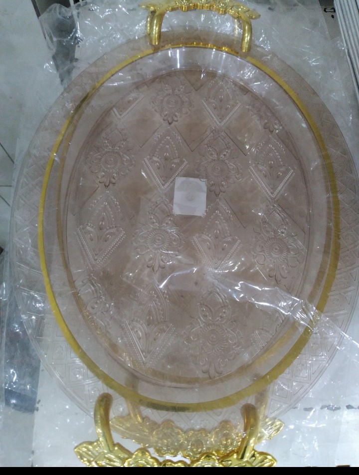 PLATS DORE PORCELAINE