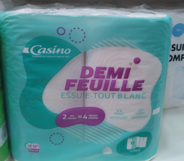 ESSUIE-TOUT BLANC DEMI FEUILLLE X2 CASINO